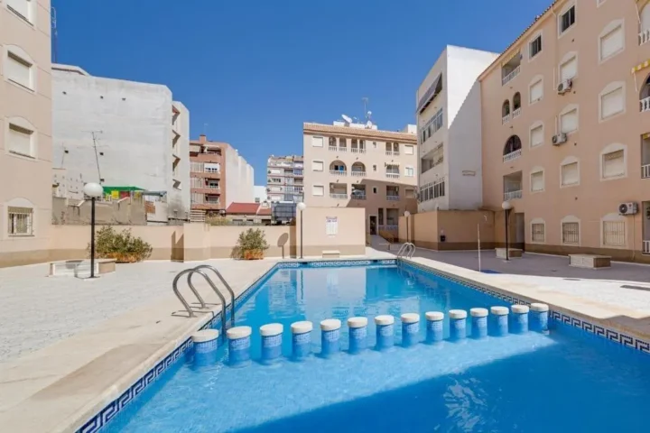 Apartamento en el Centro de Torrevieja, 2 habitaciones, Piscina