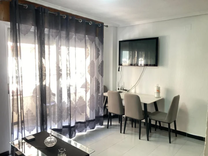El apartamento de 2 habitaciones cerca de las dos Playas! Del Cura, Los Locos
