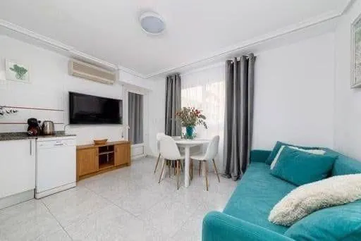 Apartment  for long term rent in Torrevieja, Calle Goleta, 14
