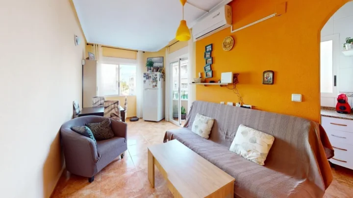 El apartamento en el CENTRO de Torrevieja, 2 habitaciones, piscina!