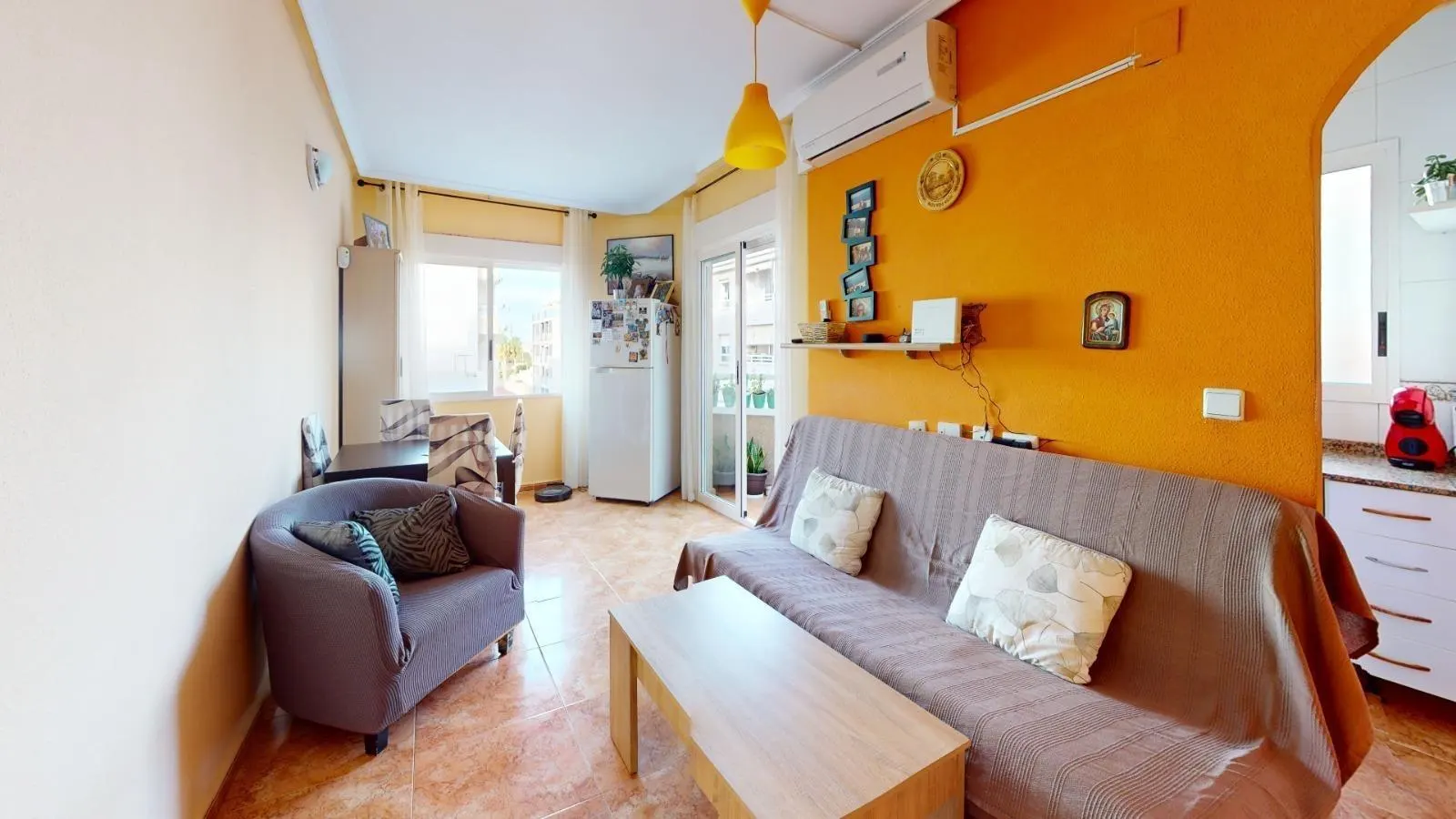 El apartamento en el CENTRO de Torrevieja, 2 habitaciones, piscina! — 1