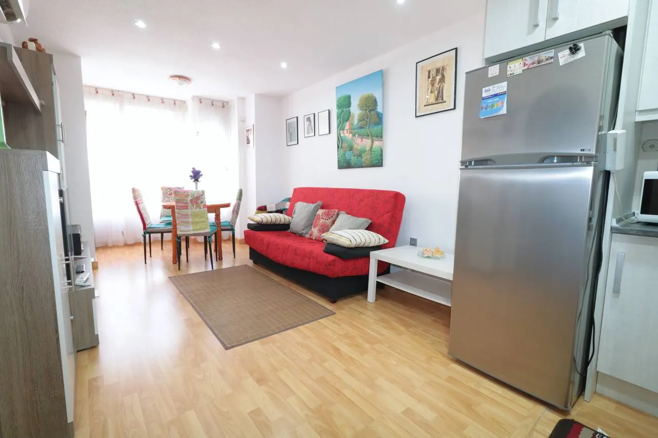 Alquiler larga temporada apartamento en Torrevieja — 1