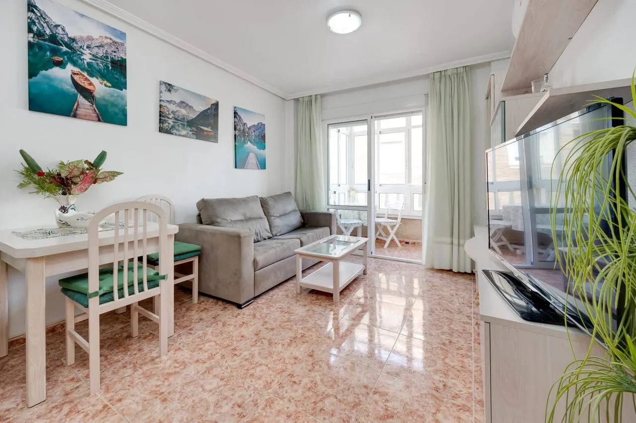 Long-term rental of a 1-bedroom apartment in Torrevieja — 1