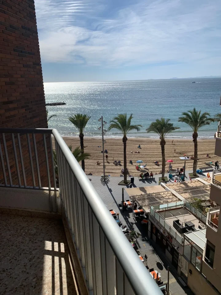 3-bedroom apartment with OCEAN VIEWS in Torrevieja, Playa del Cura