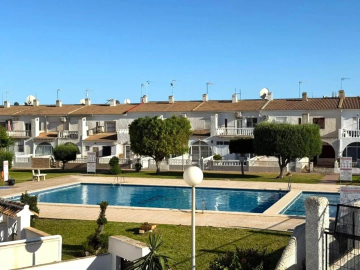4-bedroom townhouse in Calas Blancas