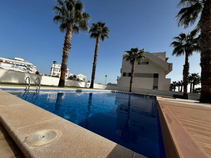 Single-story bungalow with a COMMUNITY POOL, GYM, and GARAGE in Los Dolses, Orihuela Costa
