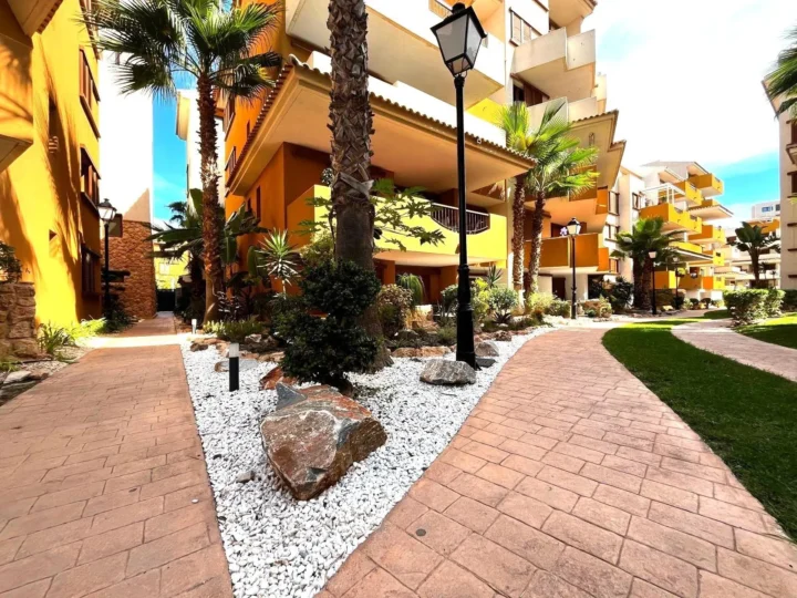 2-bedroom apartment in Punta Prima “La Recoleta” with a storage room and a parking space
