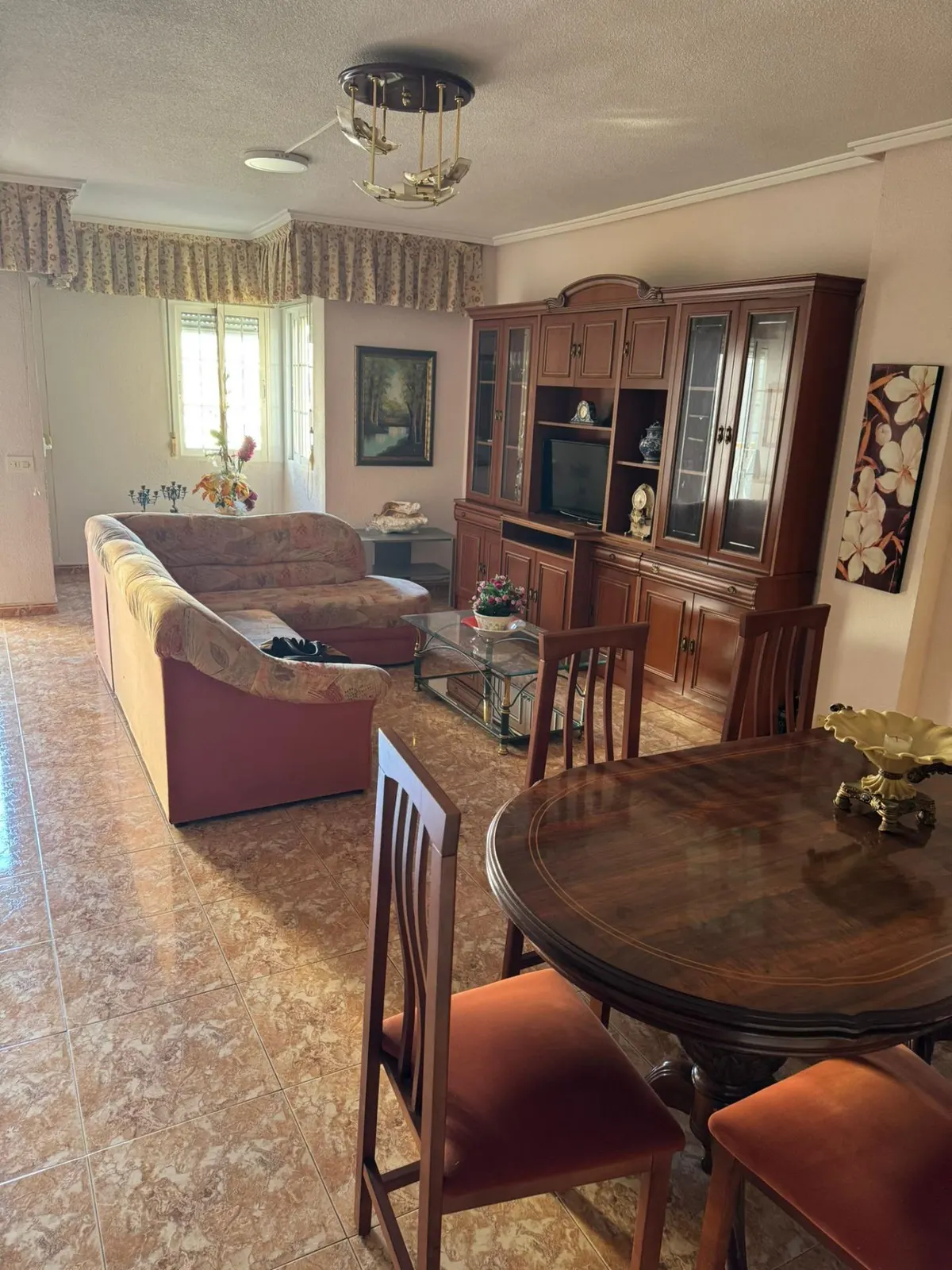 3-bedroom apartment located in downtown Torrevieja, just 200 meters from the beach — 4