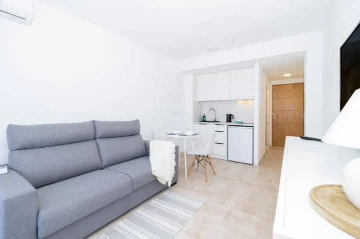 Studio apartment for long-term rent