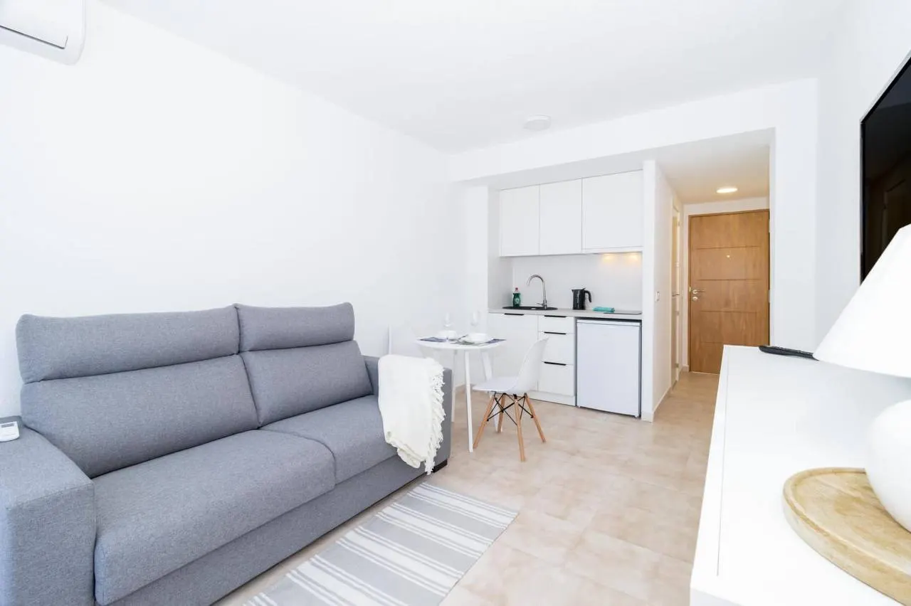 Studio apartment for long-term rent — 1