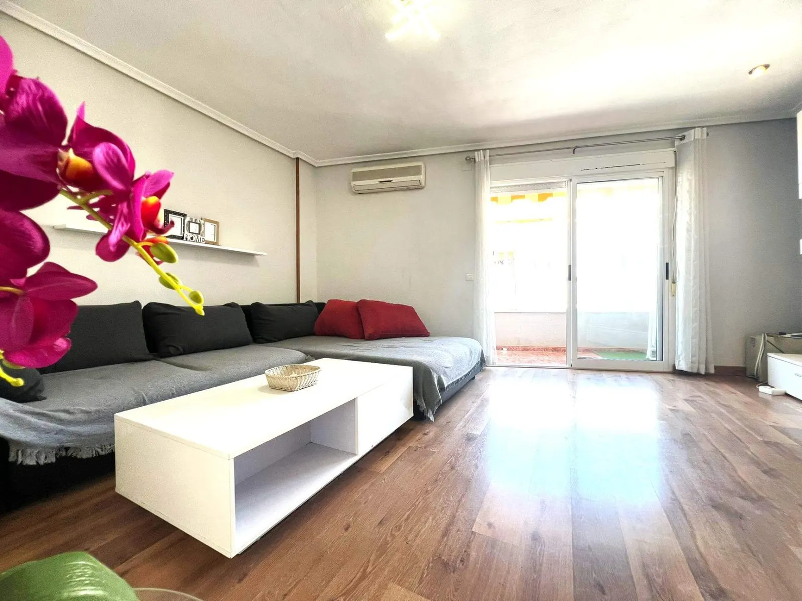 3-bedroom apartment in Torrevieja, close to all amenities — 1