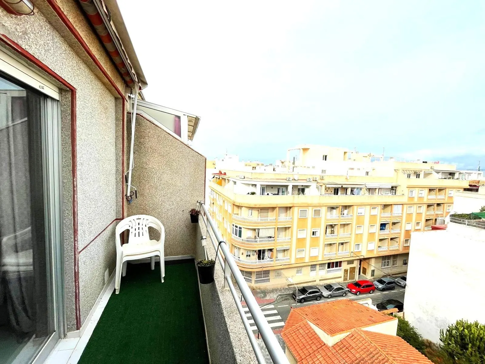 2-bedroom penthouse in Torrevieja, 300 meters from Playa del Cura — 1