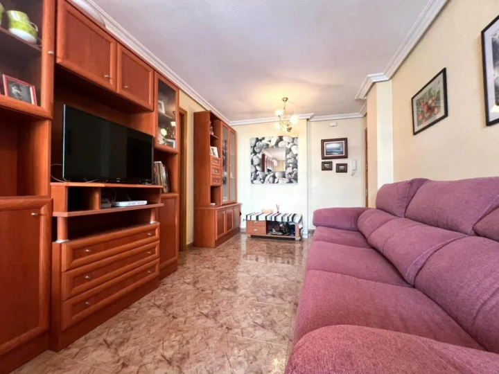 Cozy 2-bedroom apartment in Torrevieja