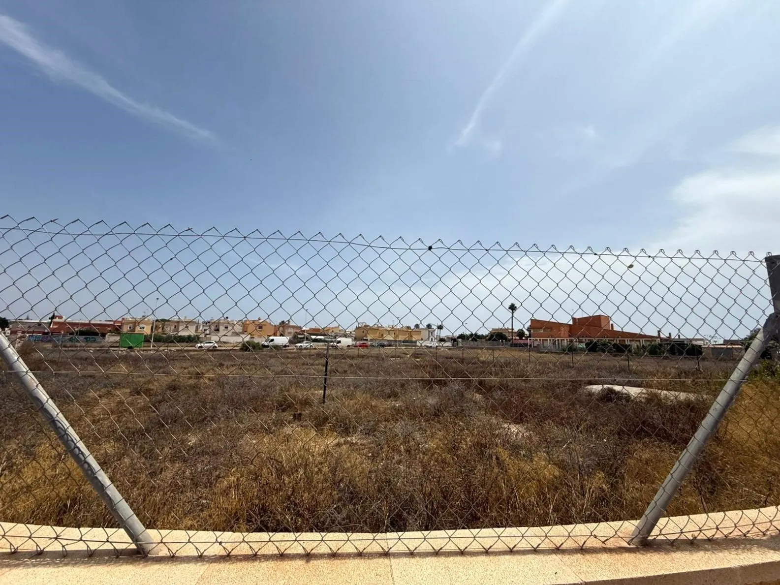 945-square-meter lot in Torrevieja — 2