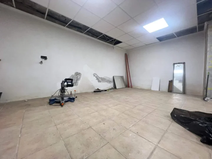 Commercial property for sale in Loma La
