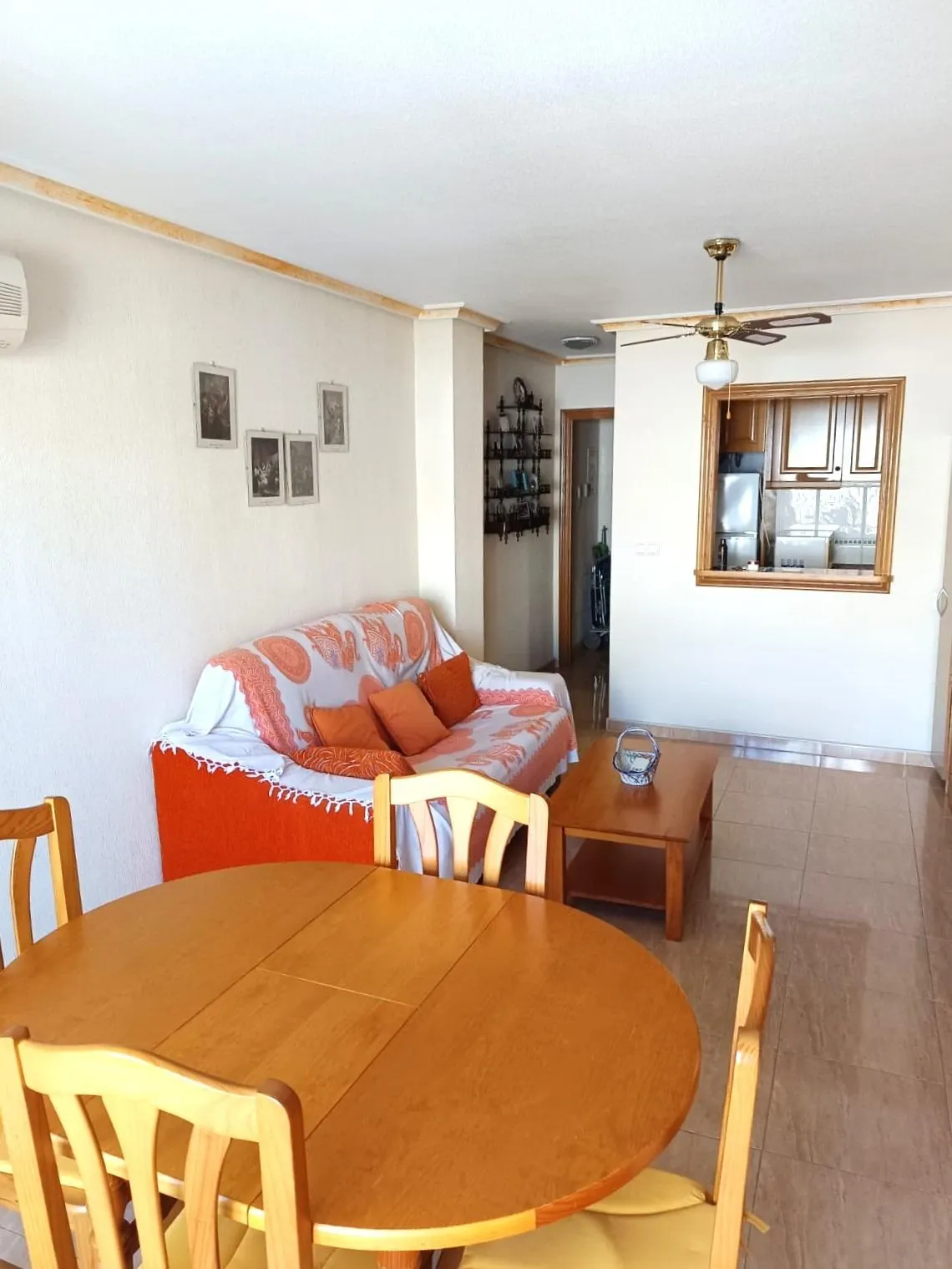 Comfortable 2-bedroom apartment with a garage space in Torrevieja — 1