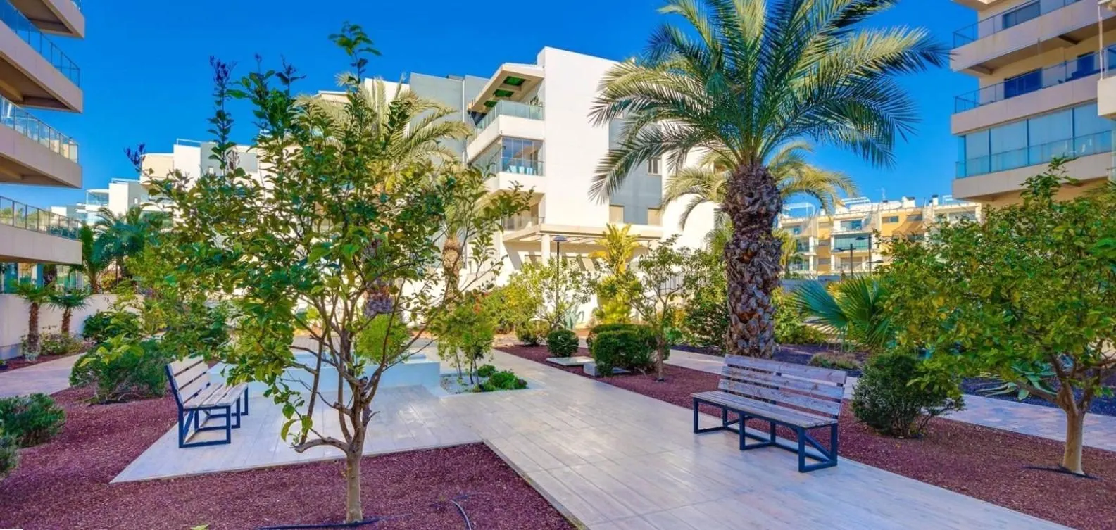 Flat / apartment for sale in calle Clavo — 3
