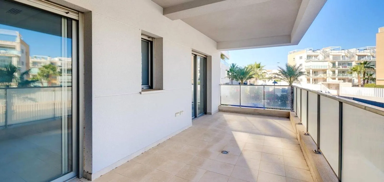 Flat / apartment for sale in calle Clavo — 5