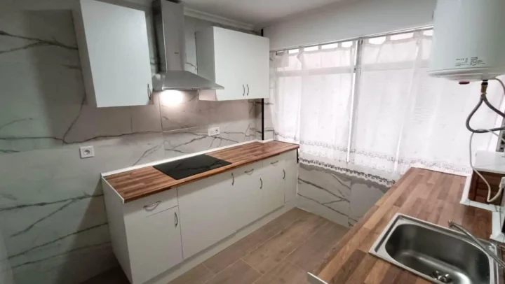 Spacious, renovated 3-bedroom apartment in Alicante