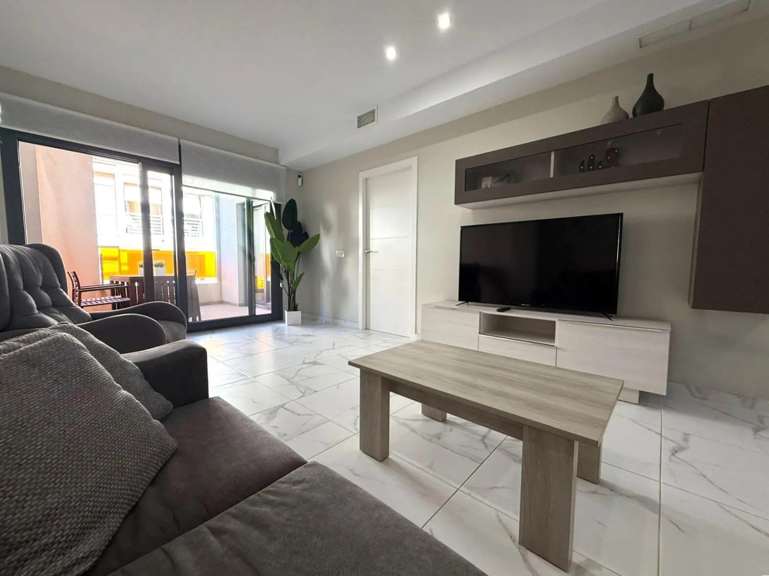 Apartment in Torrevieja (La Mata) — 1