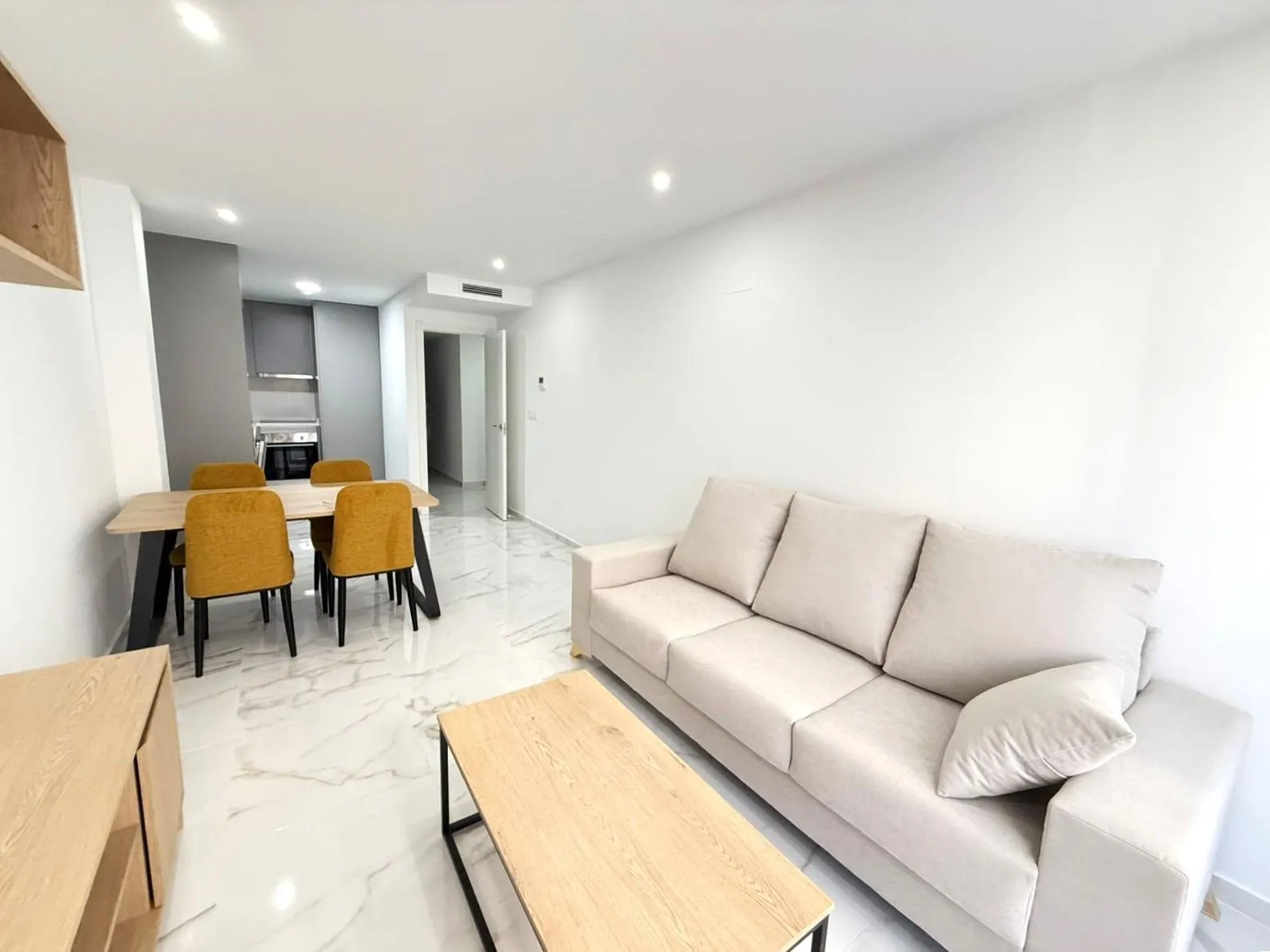 Apartment in Torrevieja (Parque de las Naciones) — 2