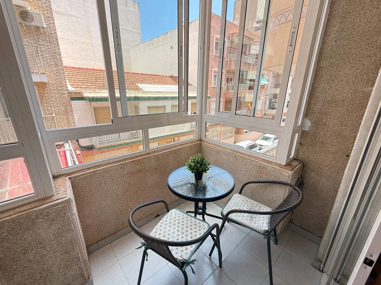 Short-Term Rental Apartment in Torrevieja, Spain Fully equipped and ideal for up to 4 guests. — 3