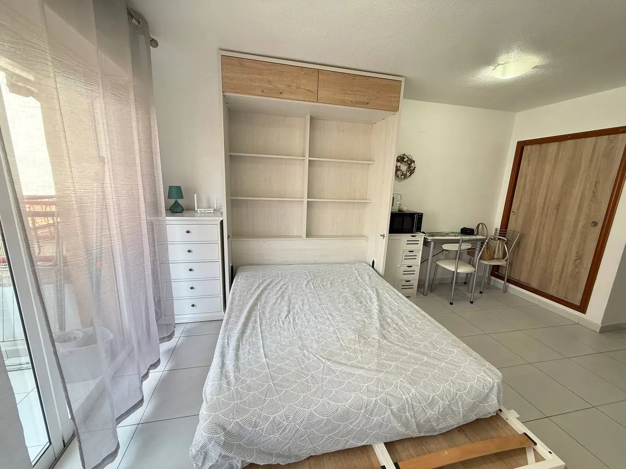 Short-Term Rental Studio in Torrevieja, Spain Fully equipped and perfect for 2 guests — 3