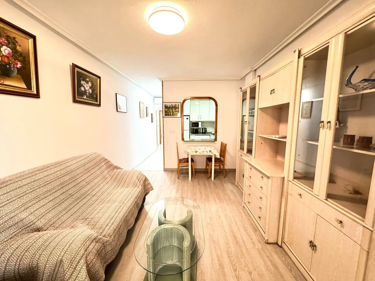 BEACH APARTMENT Short-Term Rental Apartment in Torrevieja, Spain Perfectly equipped for up to 4 guests — 4