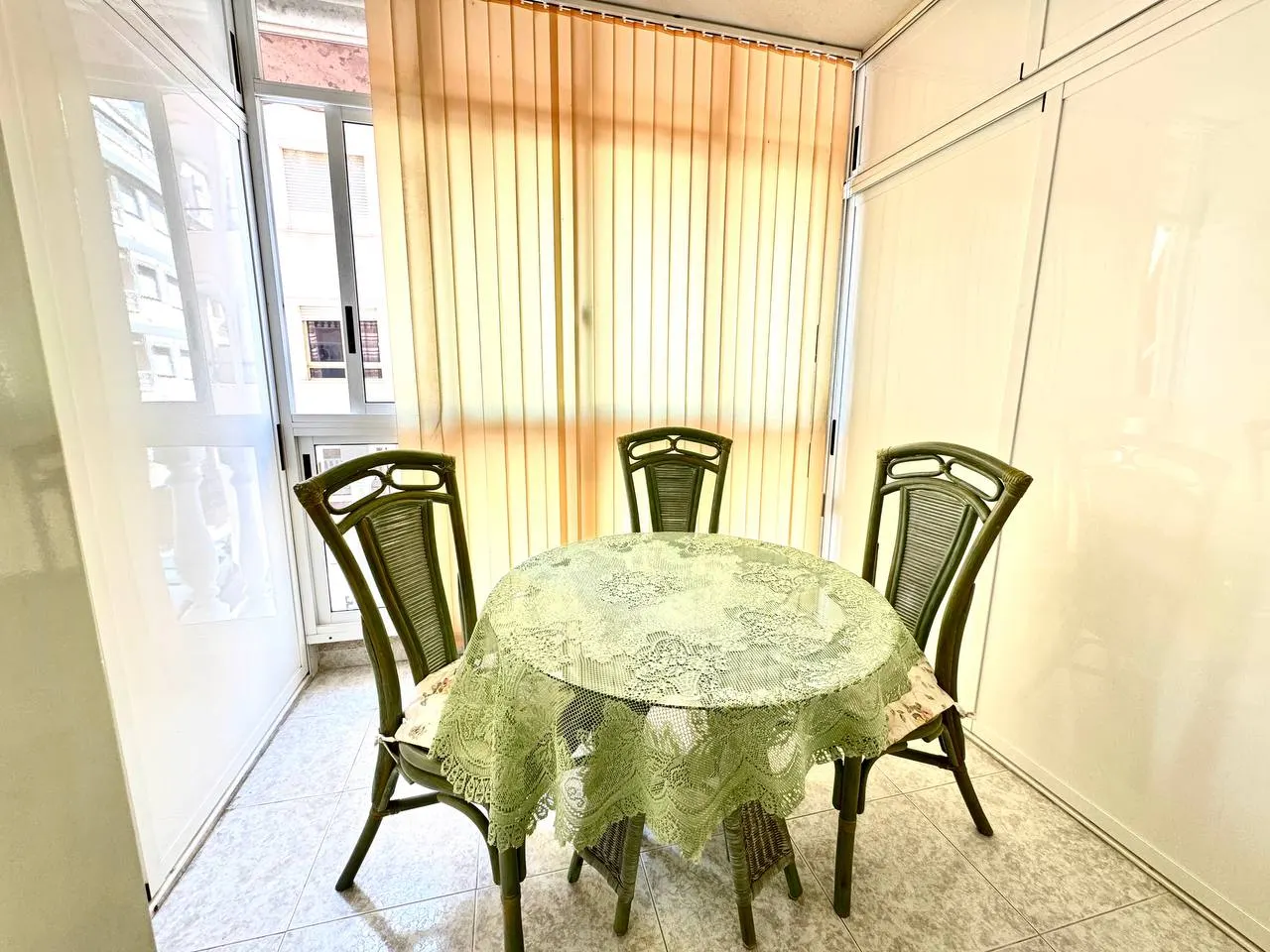 BEACH APARTMENT Short-Term Rental Apartment in Torrevieja, Spain Perfectly equipped for up to 4 guests — 5