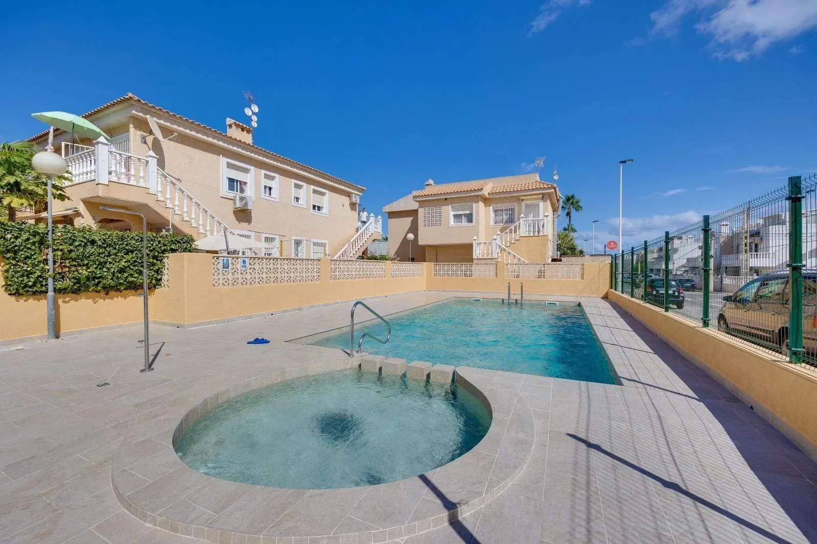 Bungalow in Torrevieja (Los Frutales) — 1