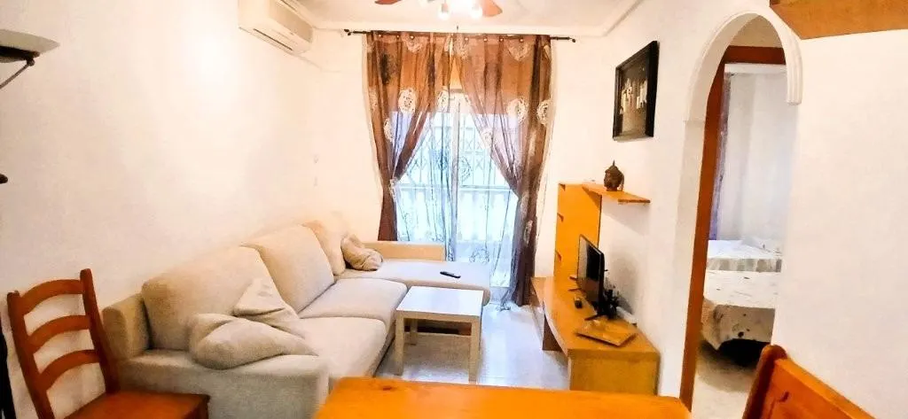 Apartment in Torrevieja (Playa de los Locos) — 2