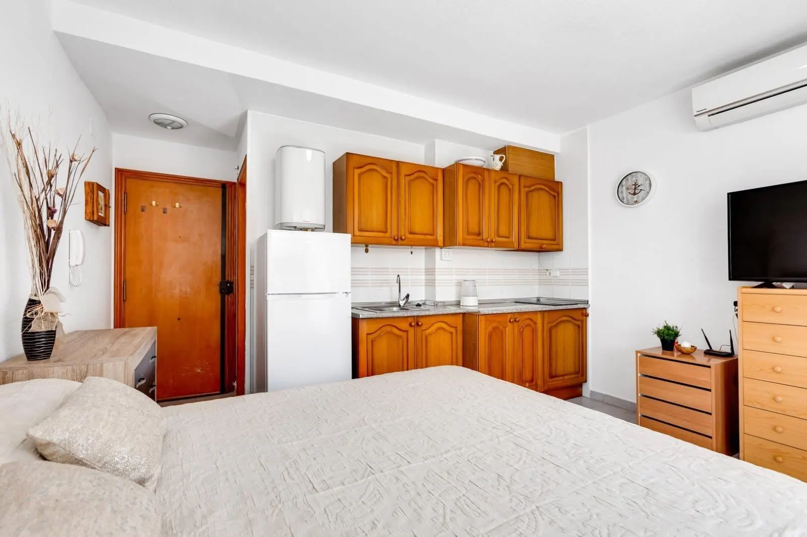 Studio apartment in Torrevieja (Torre del moro) — 3
