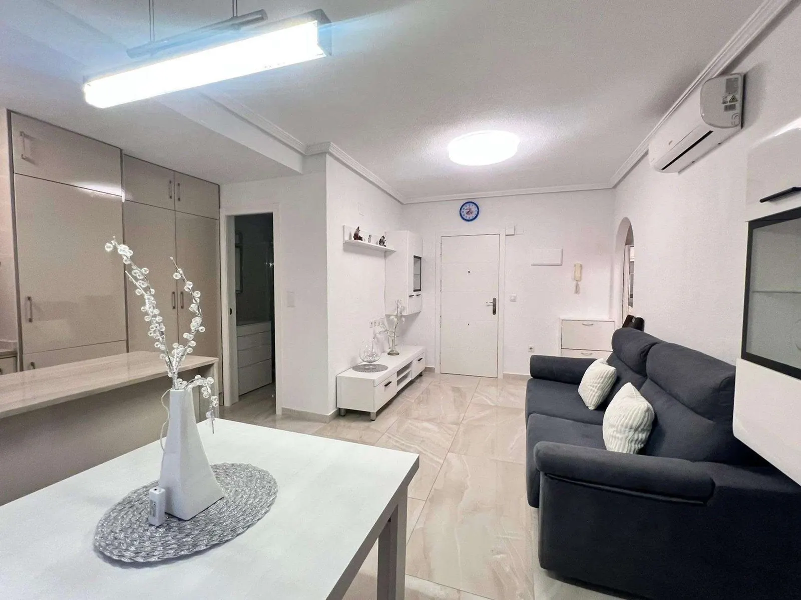 Apartment in Torrevieja (Playa del Cura) — 1