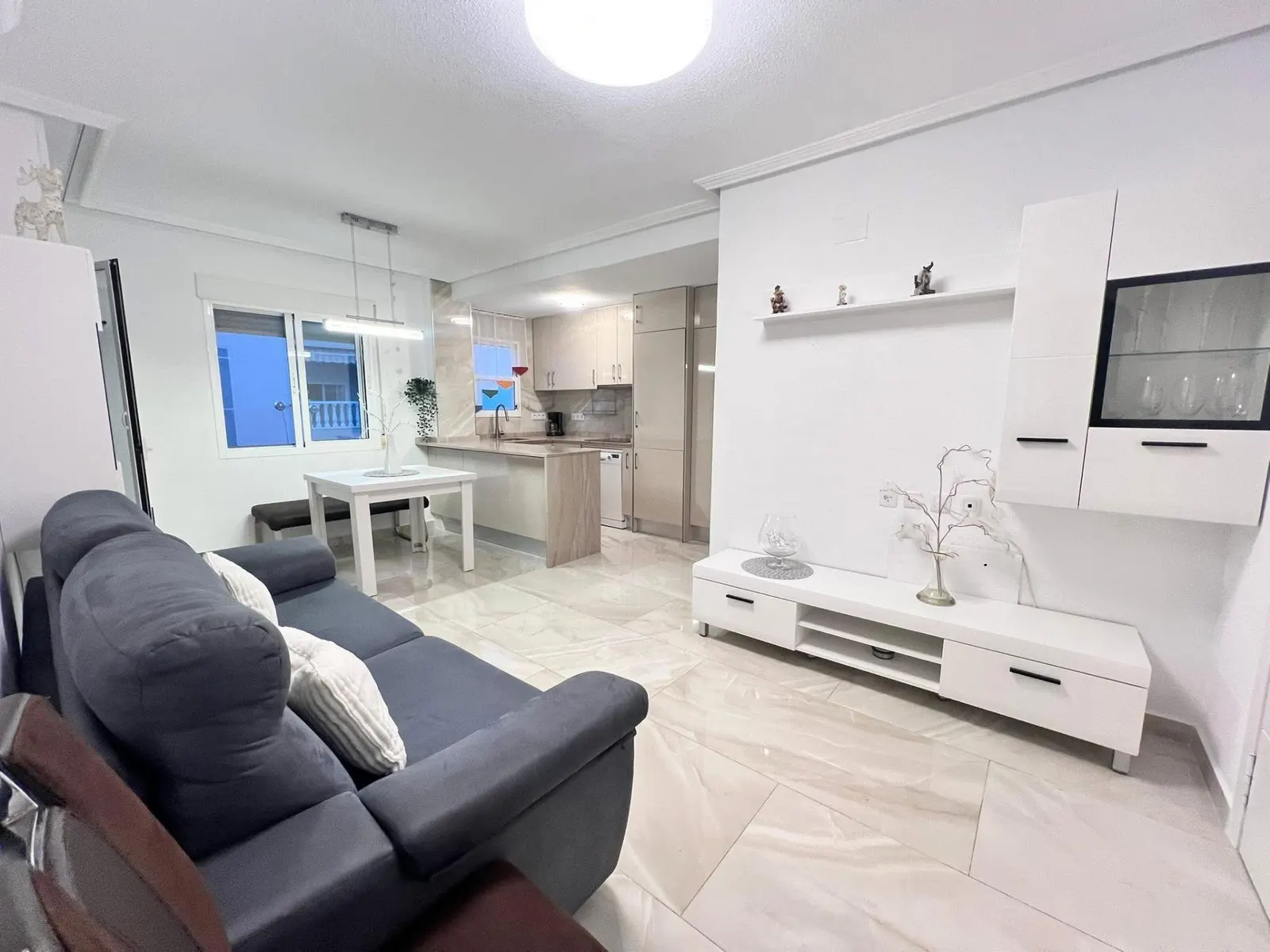 Apartment in Torrevieja (Playa del Cura) — 2