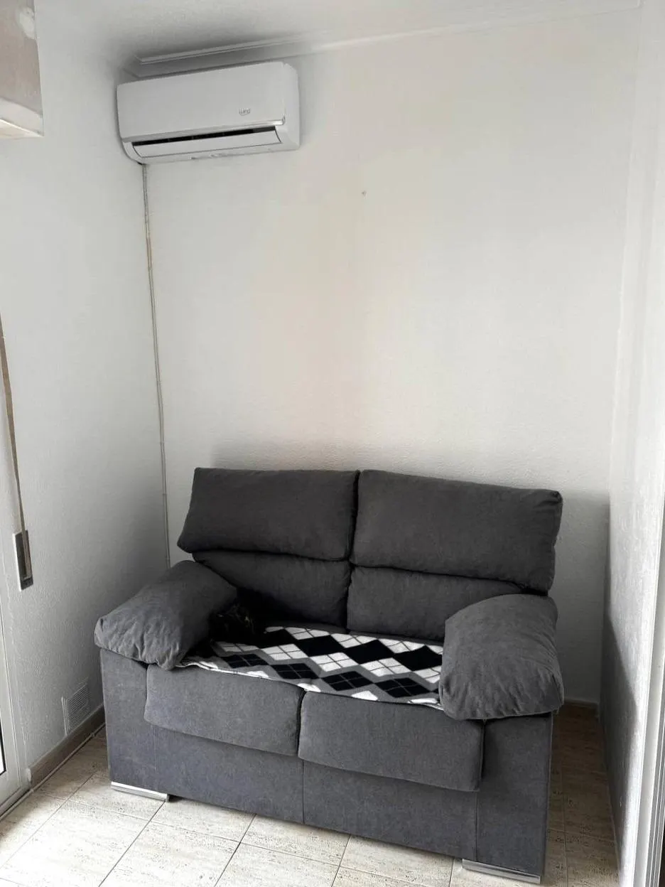 Studio apartment in Torrevieja (Playa del Cura) — 2