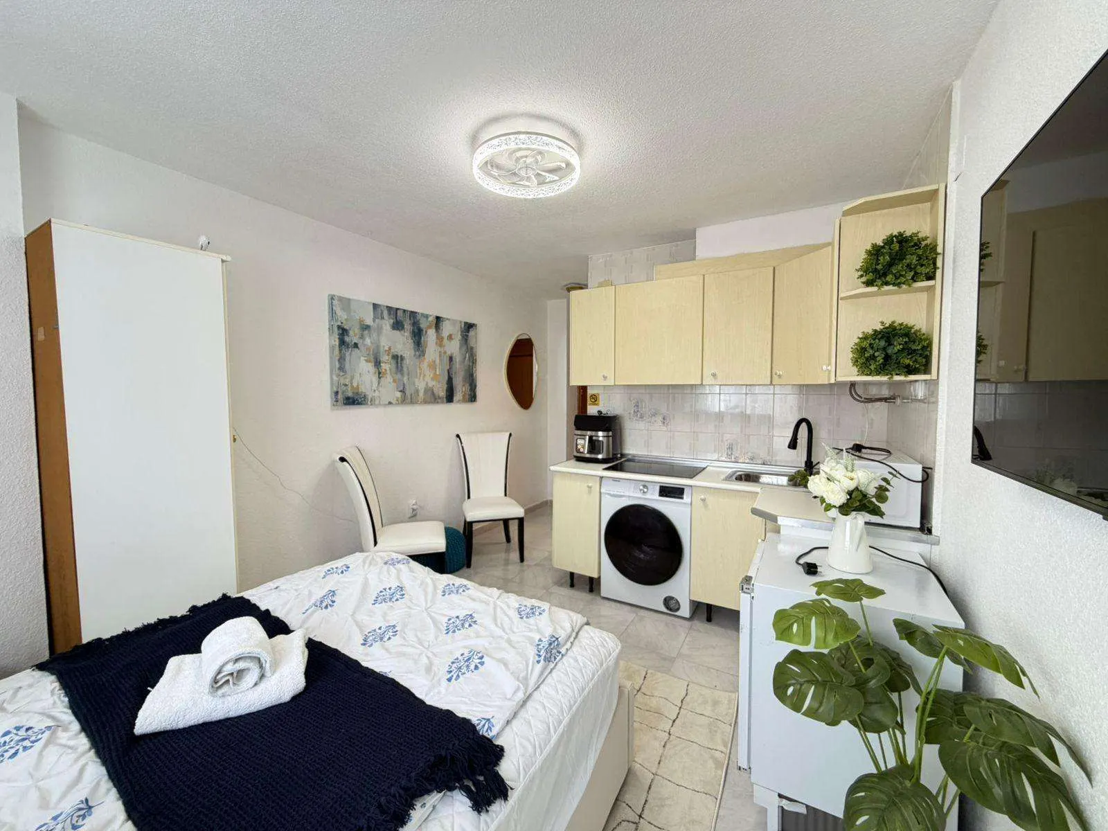 Studio apartment in Torrevieja (Centro) — 3