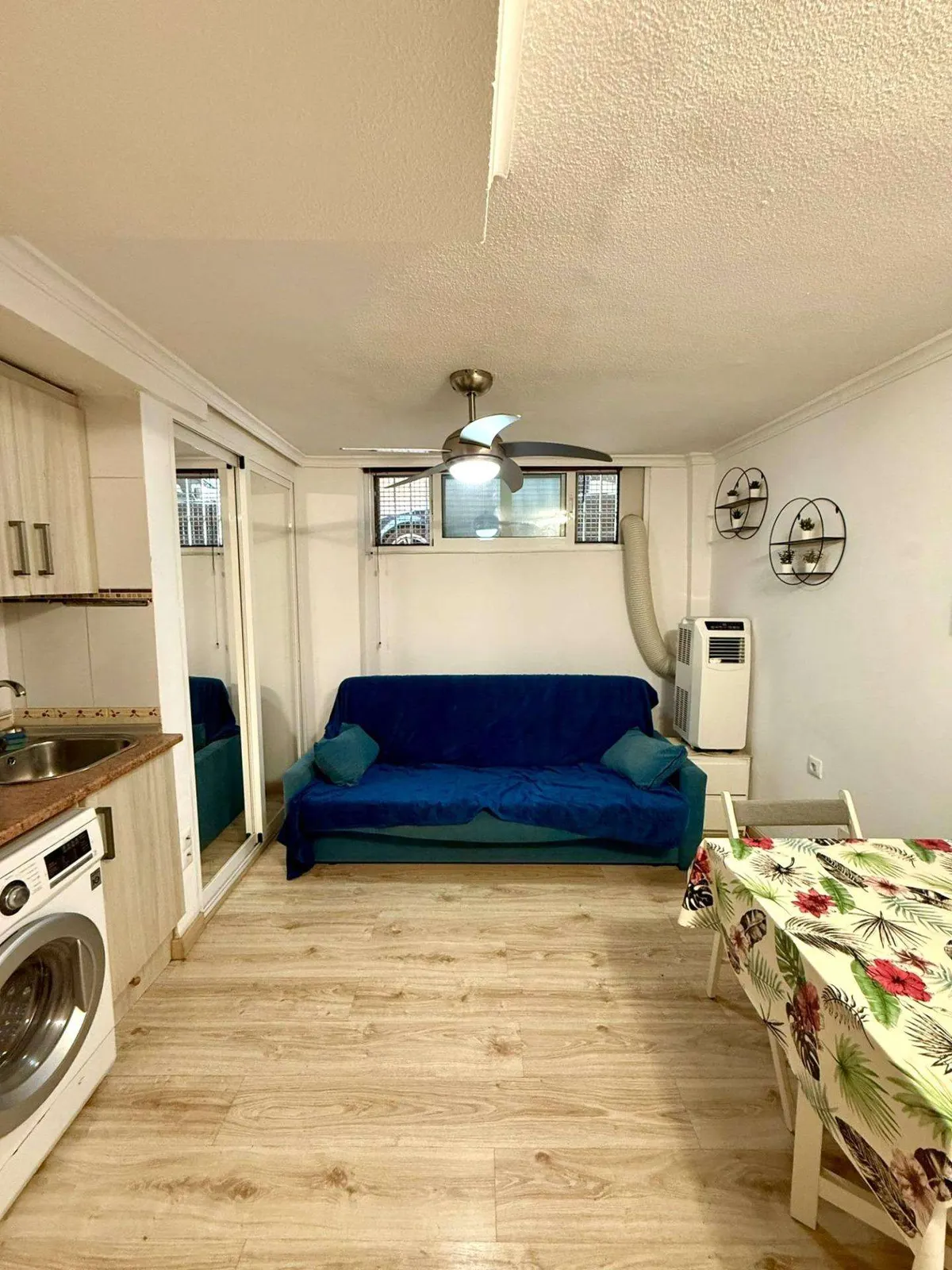 Studio apartment in Torrevieja (Playa del Cura) — 1