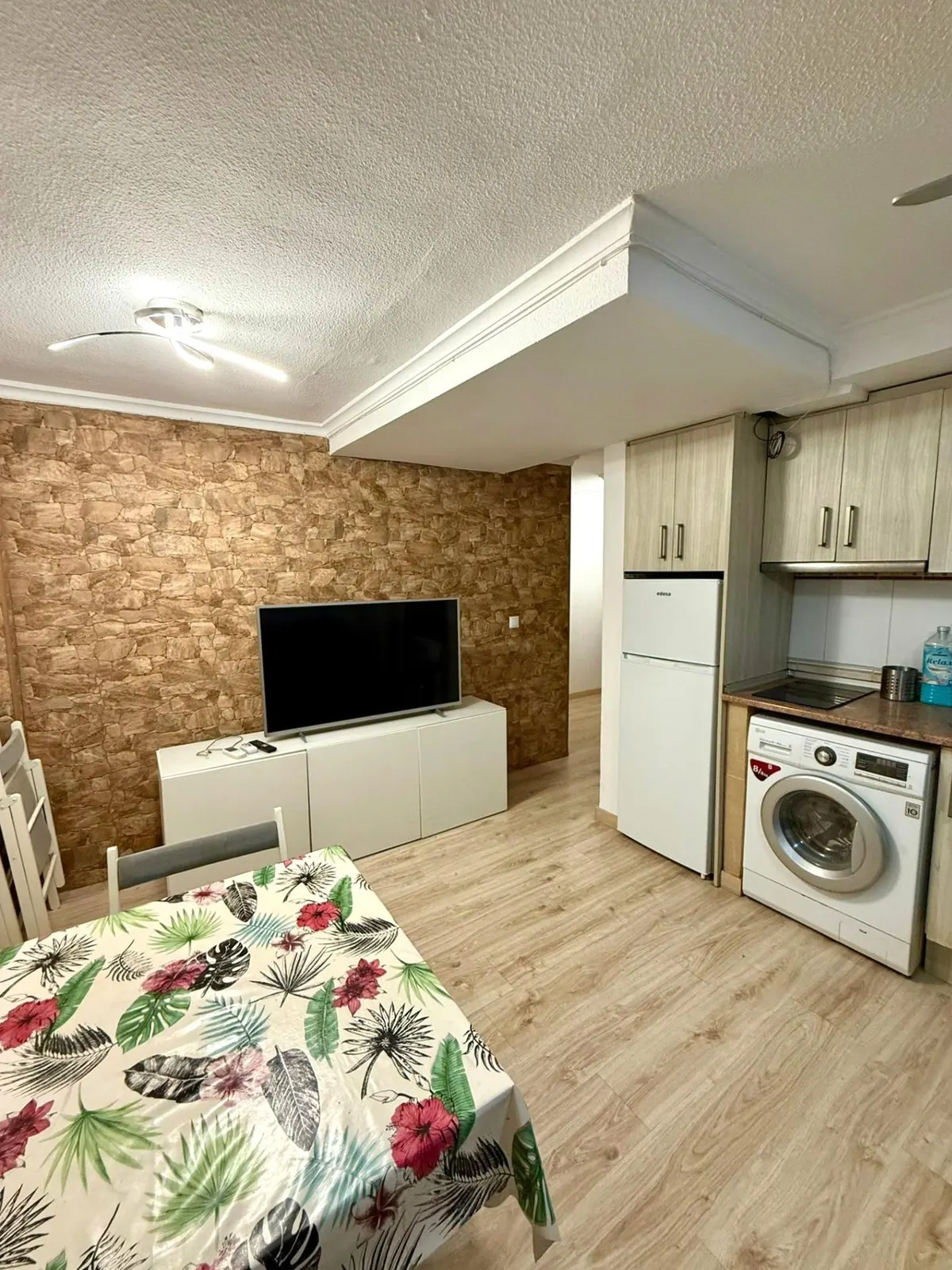 Studio apartment in Torrevieja (Playa del Cura) — 2