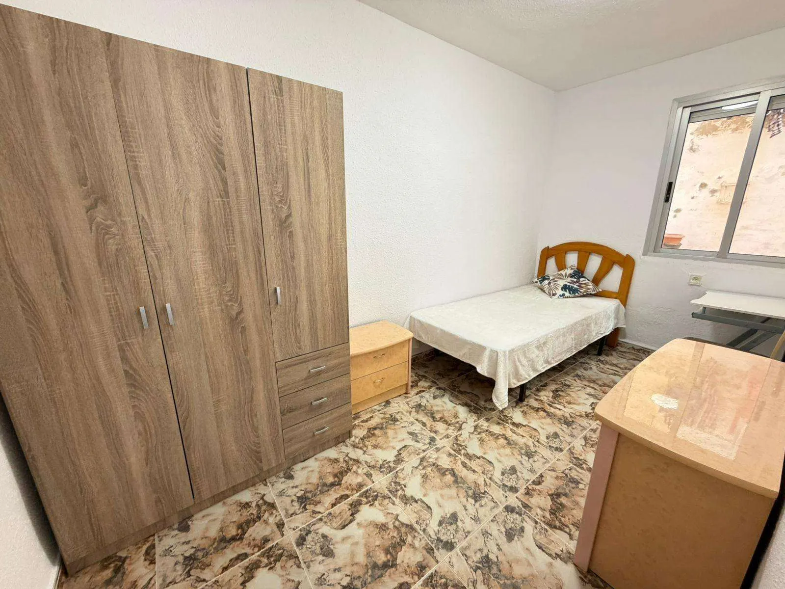 Apartment in Alicante (Virgen del Remedio-Parque lo Morant) — 5