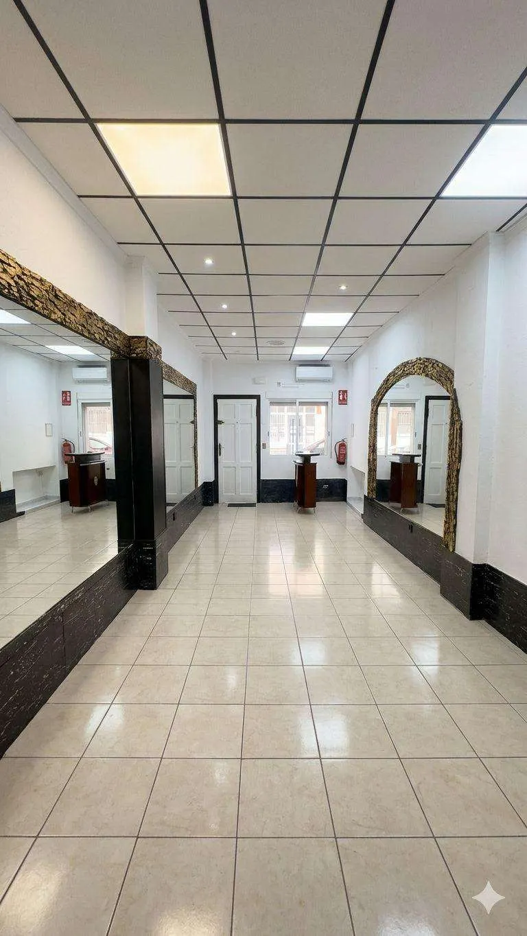 Commercial space in Torrevieja (Estacion de autobuses) — 1