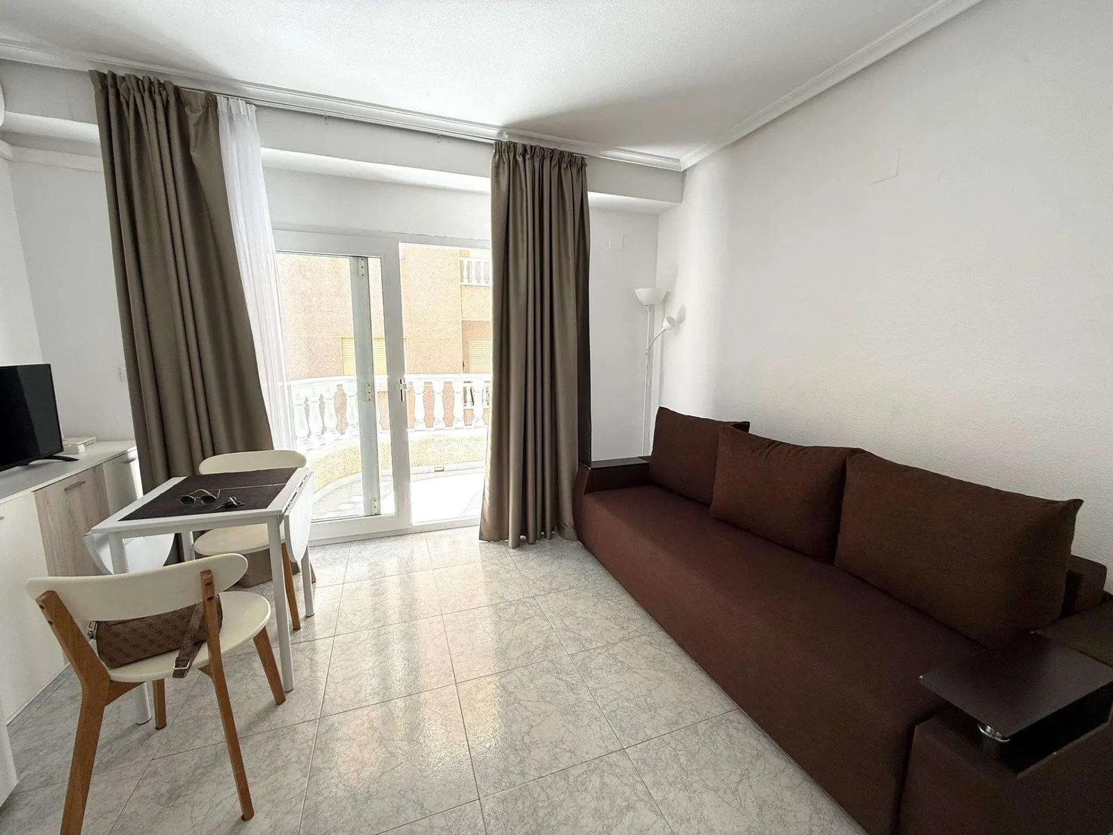 Studio apartment in Torrevieja (Playa del cura) — 1
