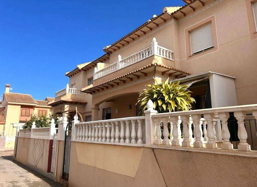 Townhouse in Torrevieja (El chaparral) — 2