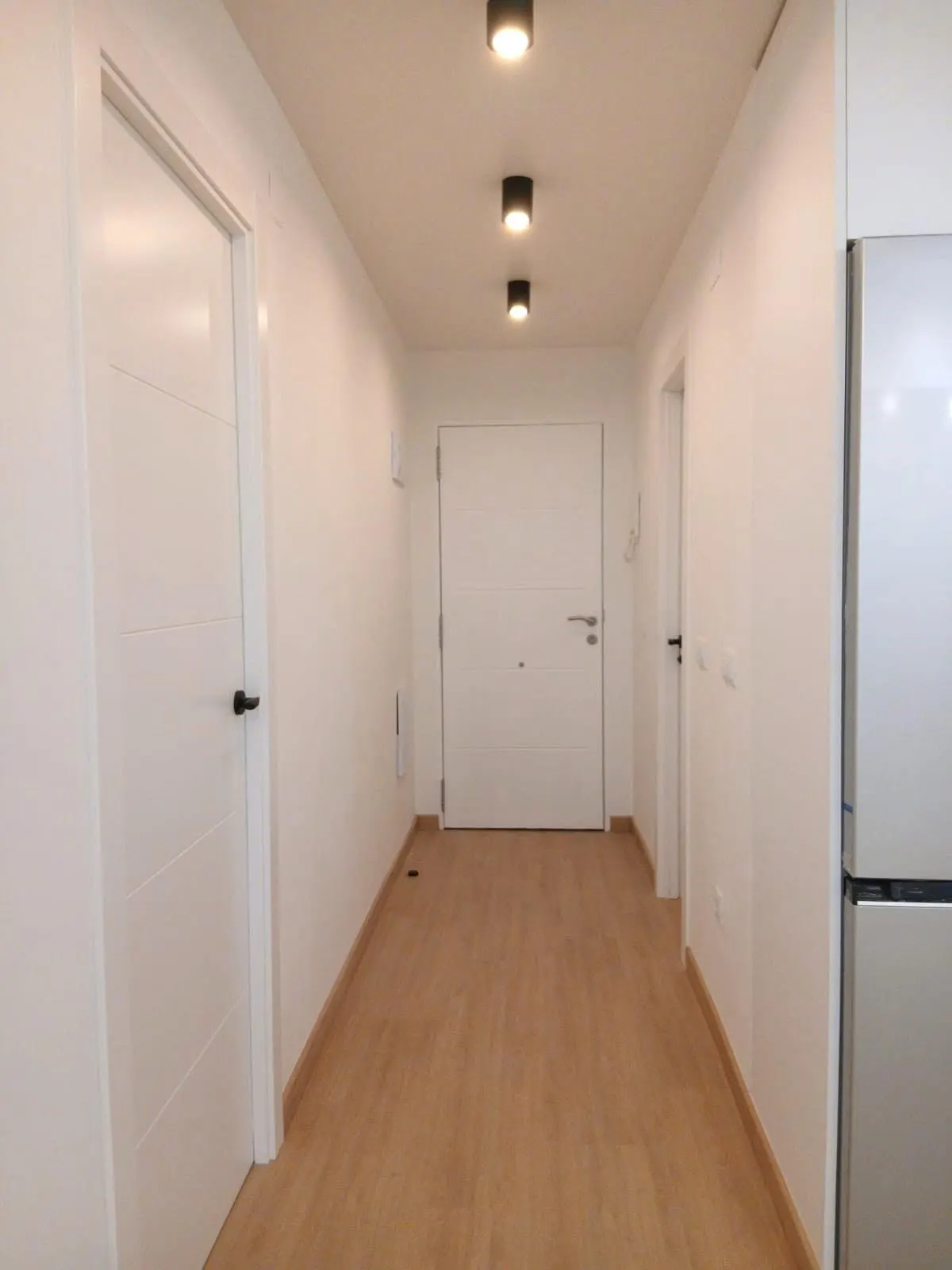 Renovated 1-bedroom apartment with a terrace in Torrevieja — 5