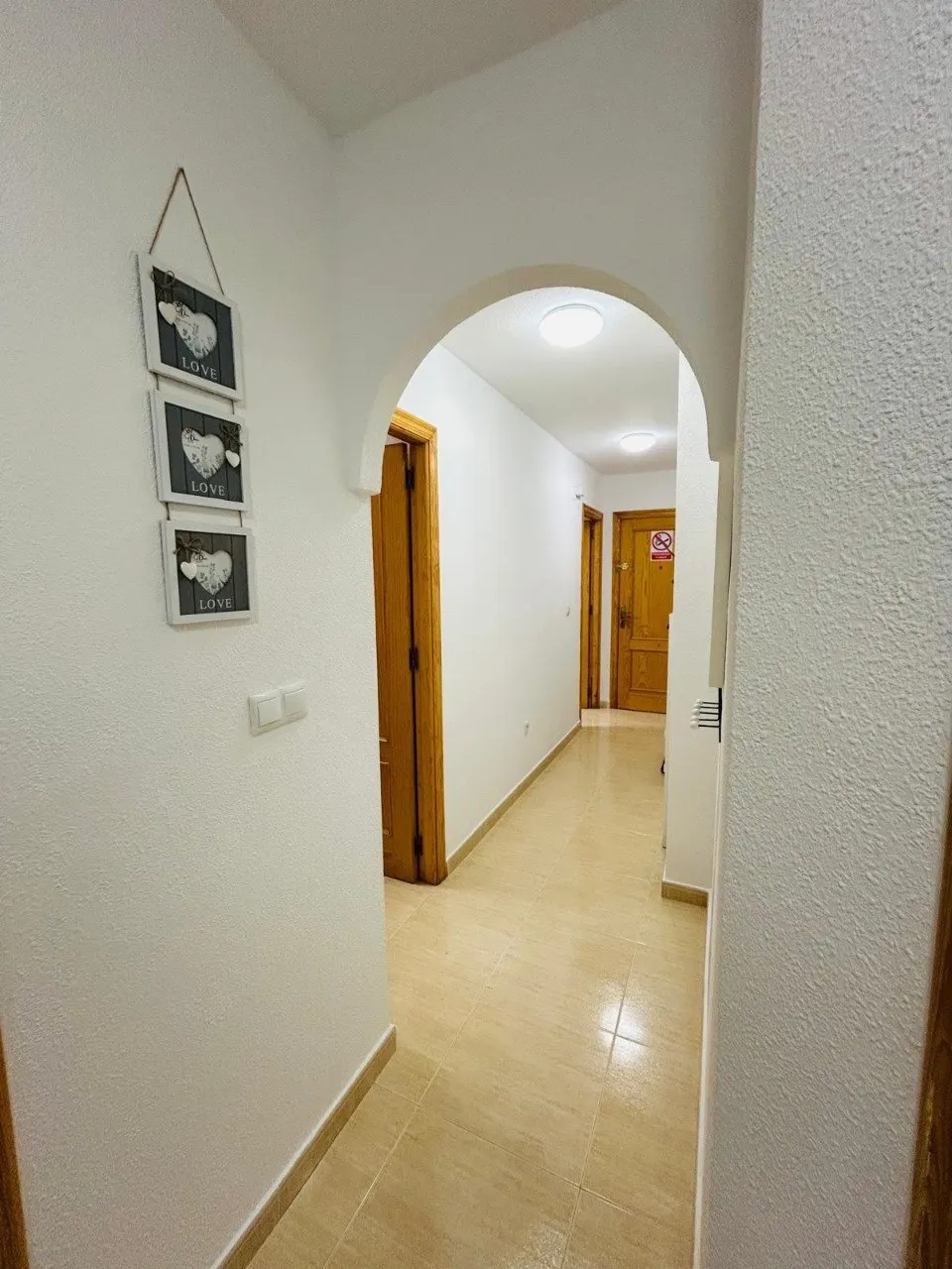Wonderful 3-bedroom apartment with a terrace right by the sea in Torrevieja — 5