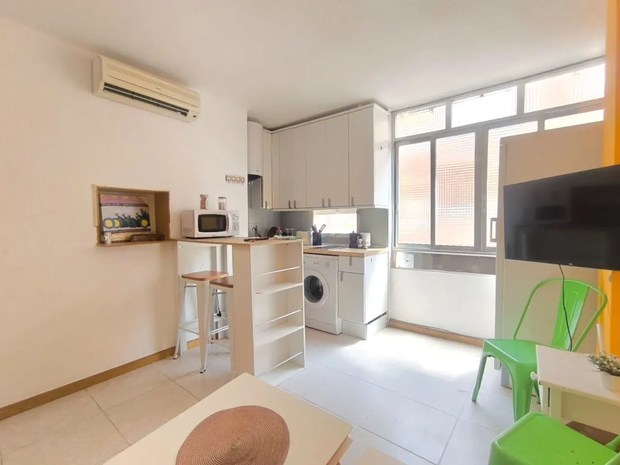 1-bedroom apartment with a parking space in Playa de Los Locos — 4