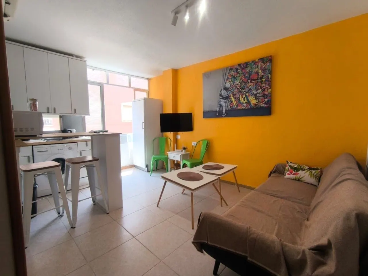 1-bedroom apartment with a parking space in Playa de Los Locos — 1