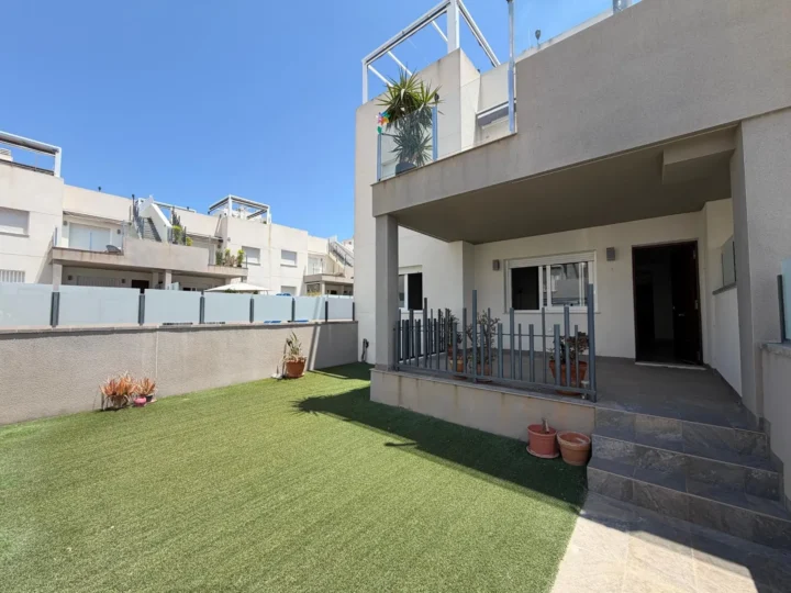Ground-floor unit in Torrevieja (Zona los Frutales)