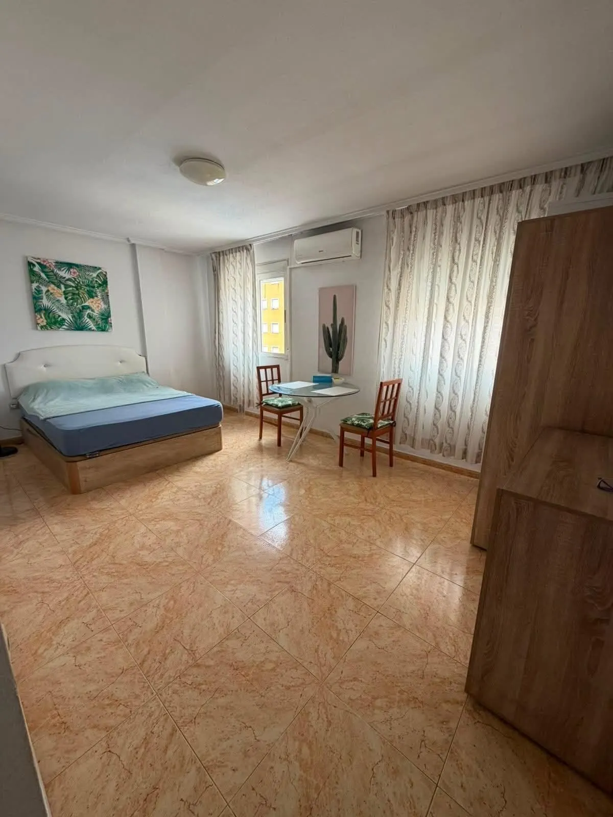 Studio apartment in Torrevieja (Centro) — 1