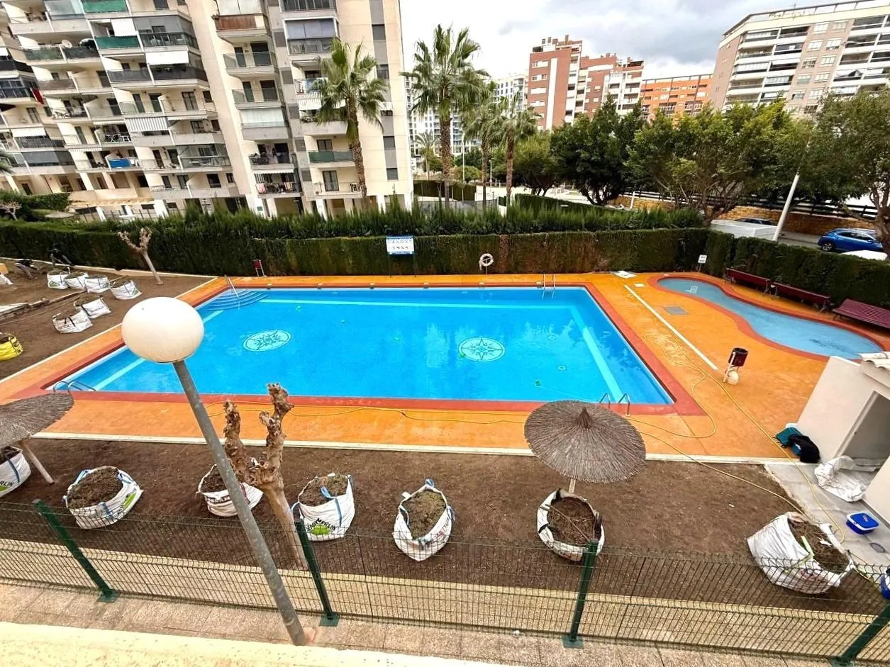 Stunning 2-bedroom apartment with a terrace, pool, and parking in Cala de Finestrat — 1