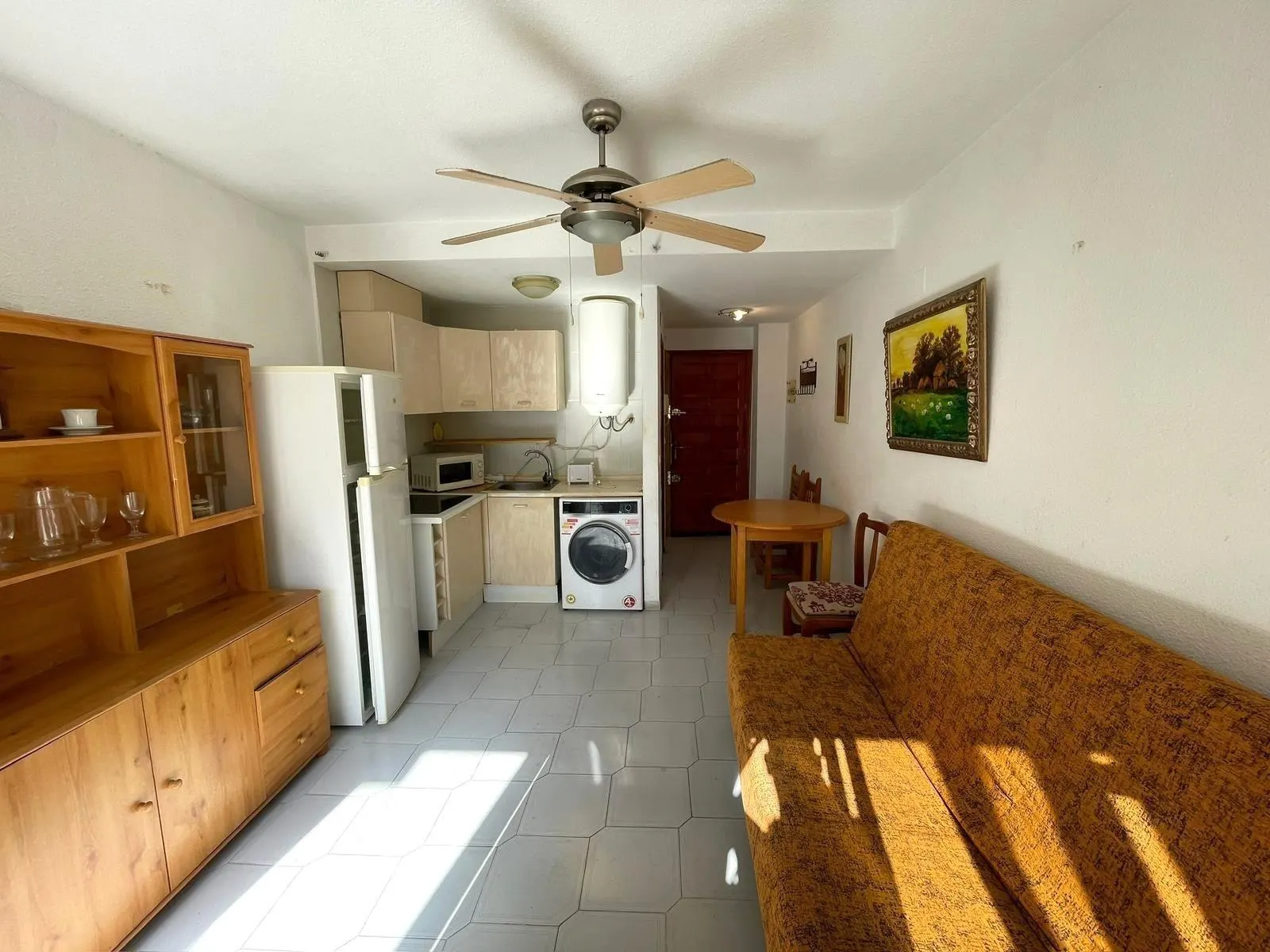 Studio apartment in Torrevieja (Centro) — 2